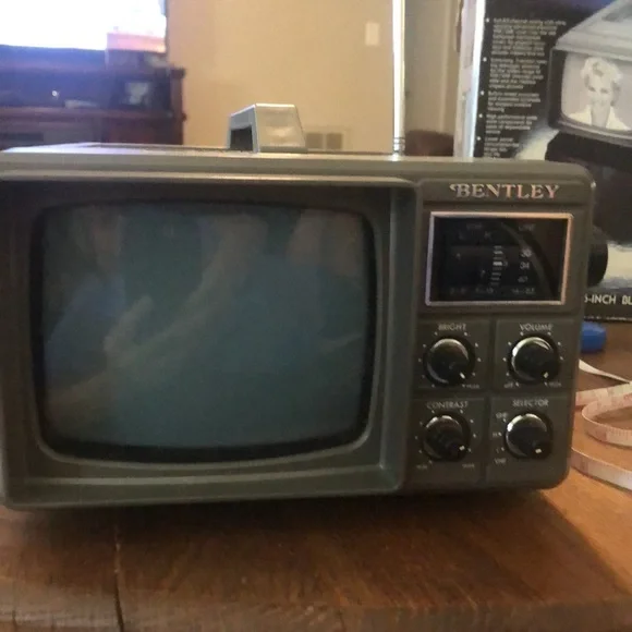 Portable 5” TV 😳 has not been tested as is